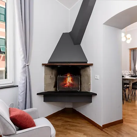 Esclusivo 130 Mq + Terrazzo Via San Vincenzo * ジェノヴァ